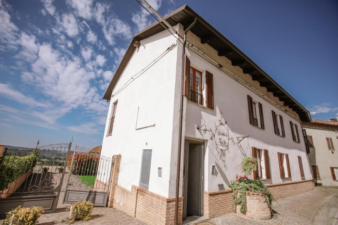Il Pozzo Fiorito Apartment Cossombrato ภายนอก รูปภาพ