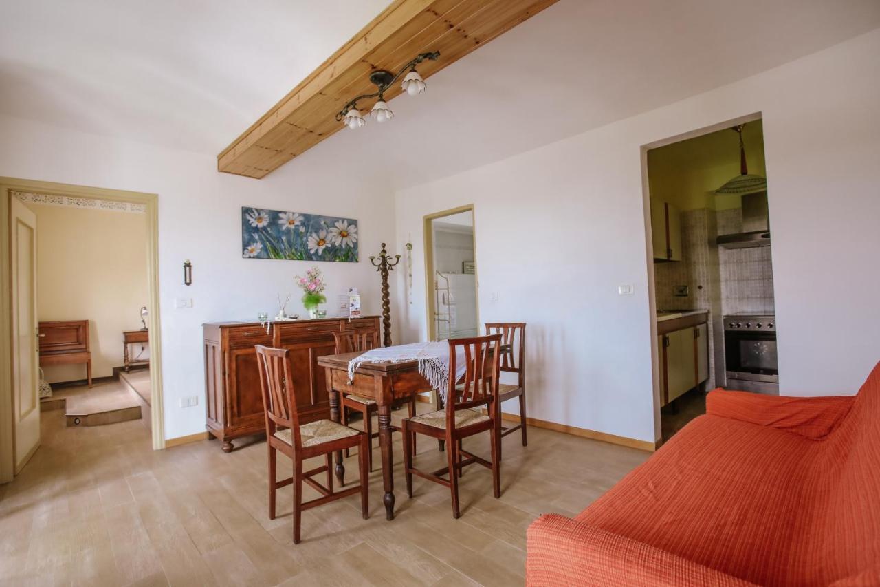 Il Pozzo Fiorito Apartment Cossombrato ภายนอก รูปภาพ