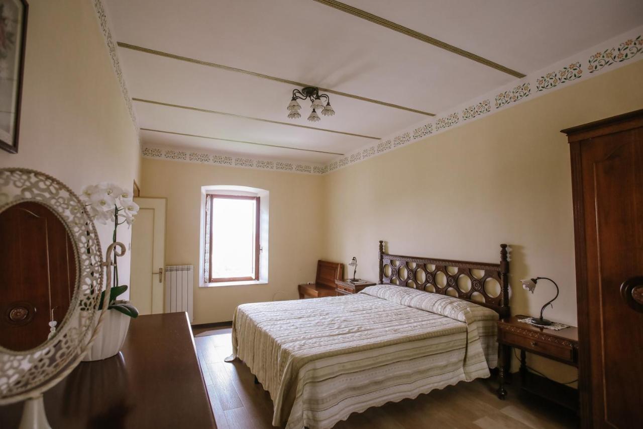 Il Pozzo Fiorito Apartment Cossombrato ภายนอก รูปภาพ