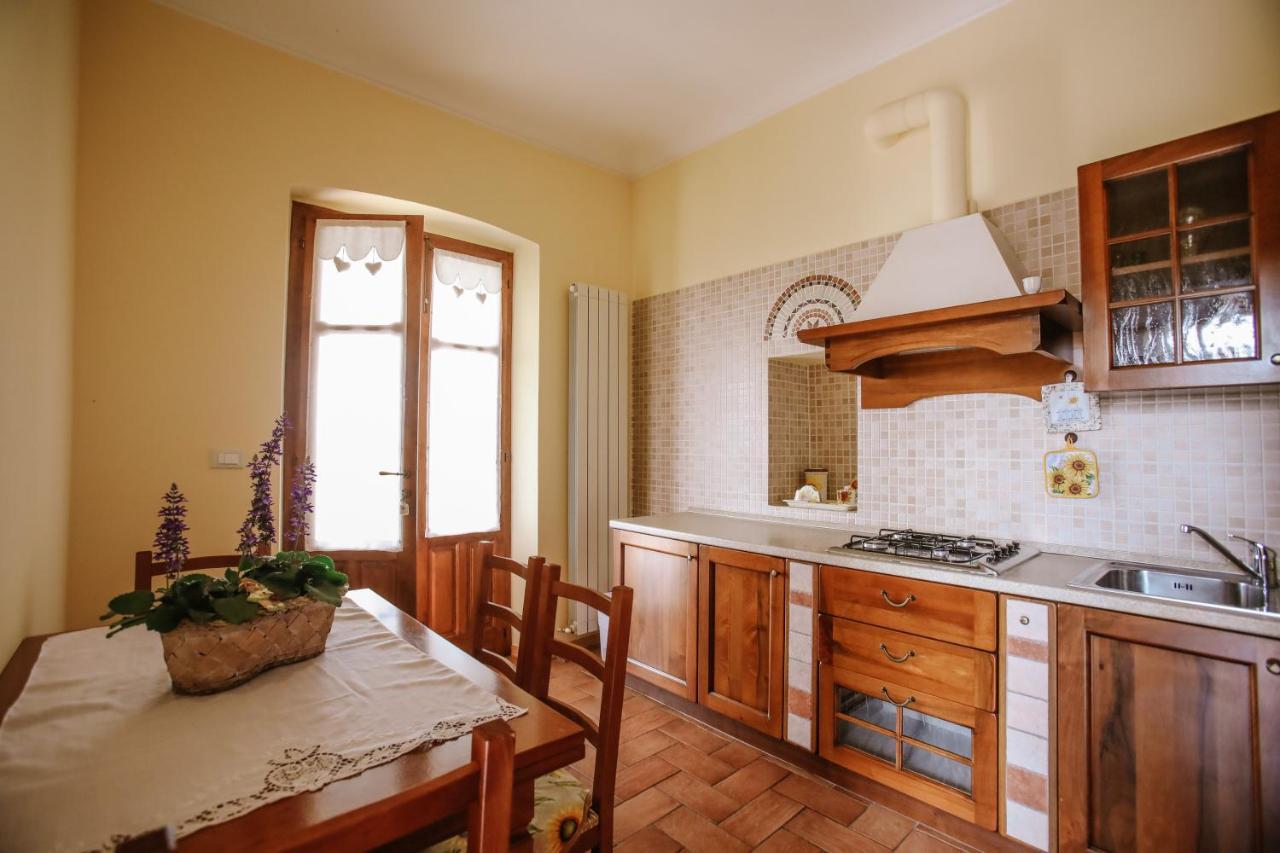 Il Pozzo Fiorito Apartment Cossombrato ภายนอก รูปภาพ