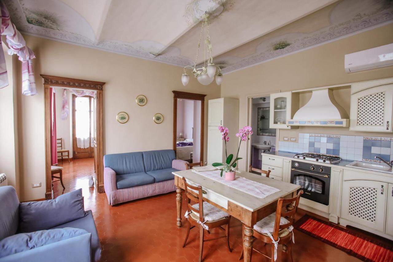 Il Pozzo Fiorito Apartment Cossombrato ภายนอก รูปภาพ