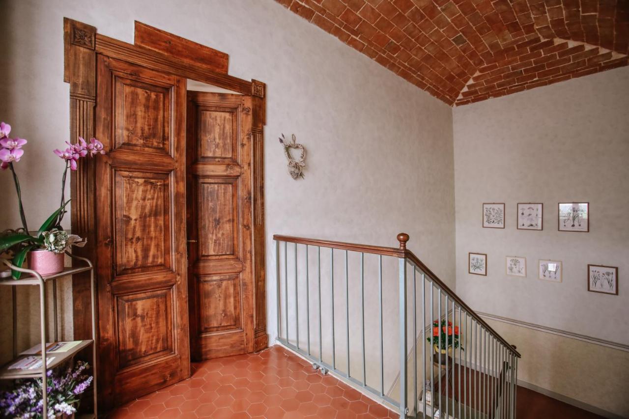 Il Pozzo Fiorito Apartment Cossombrato ภายนอก รูปภาพ