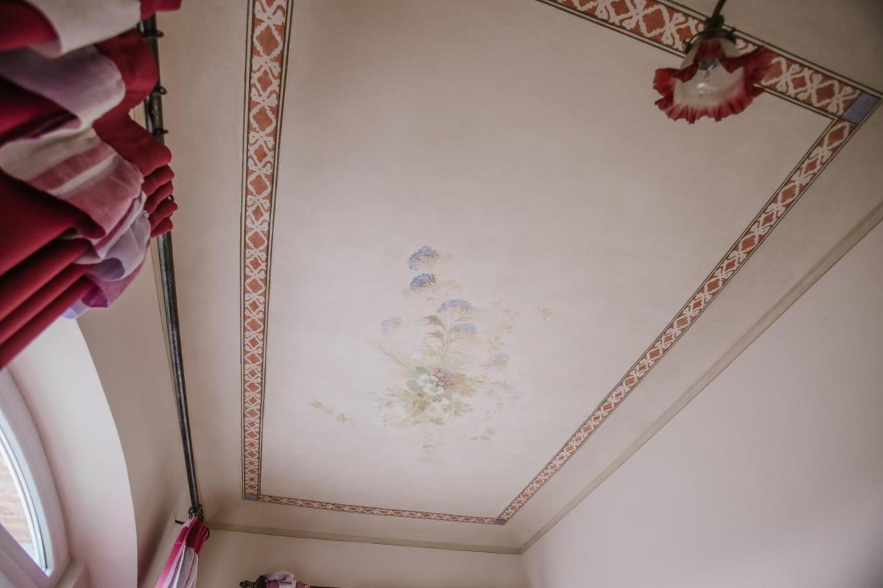 Il Pozzo Fiorito Apartment Cossombrato ภายนอก รูปภาพ