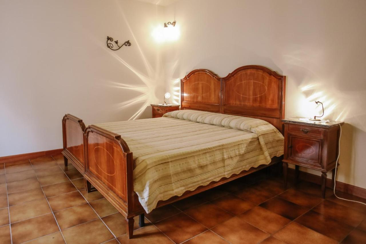 Il Pozzo Fiorito Apartment Cossombrato ภายนอก รูปภาพ
