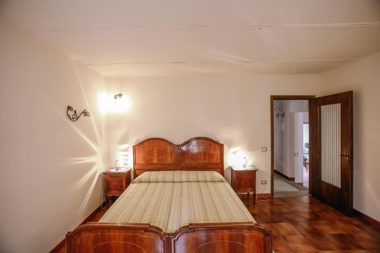 Il Pozzo Fiorito Apartment Cossombrato ภายนอก รูปภาพ