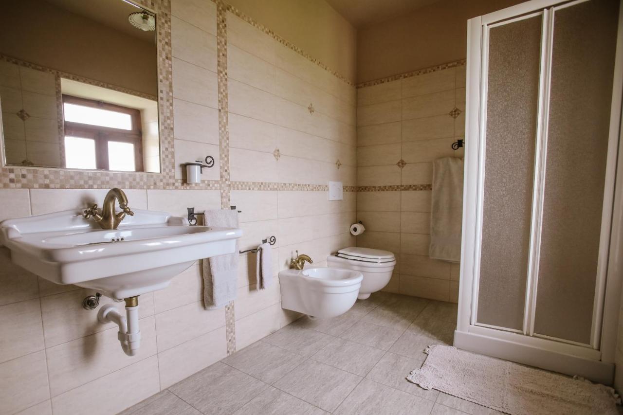 Il Pozzo Fiorito Apartment Cossombrato ภายนอก รูปภาพ